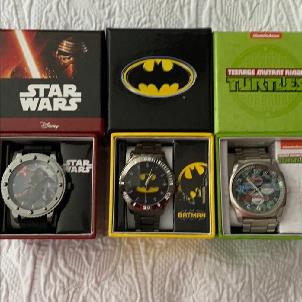 Lot of 3 men’s size movie theme watches